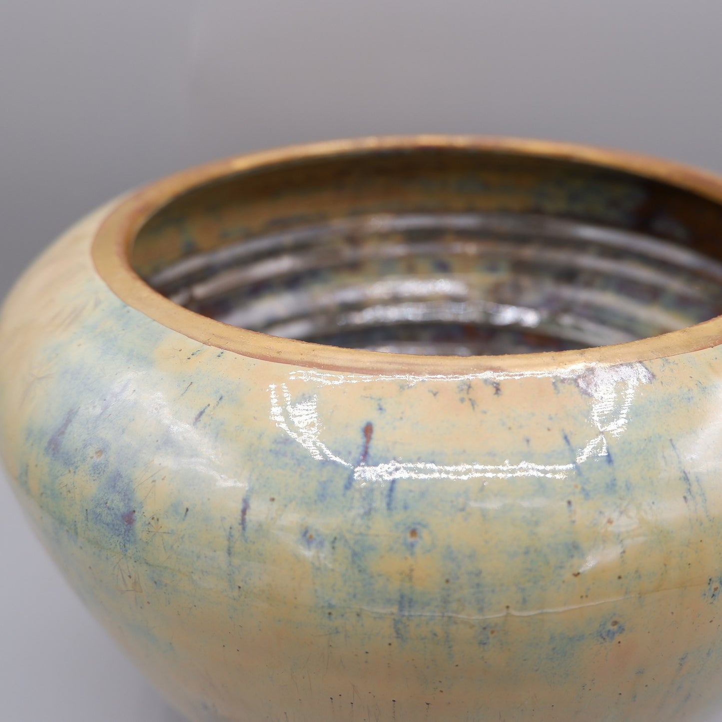 Gold Series: Vase 2